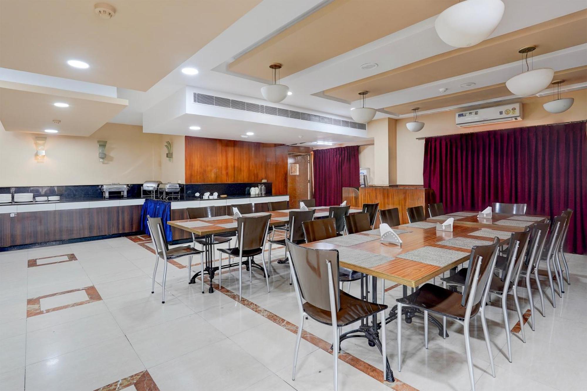 Super Townhouse Koyambedu Hotel Chennai Exterior photo