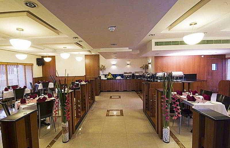 Super Townhouse Koyambedu Hotel Chennai Exterior photo
