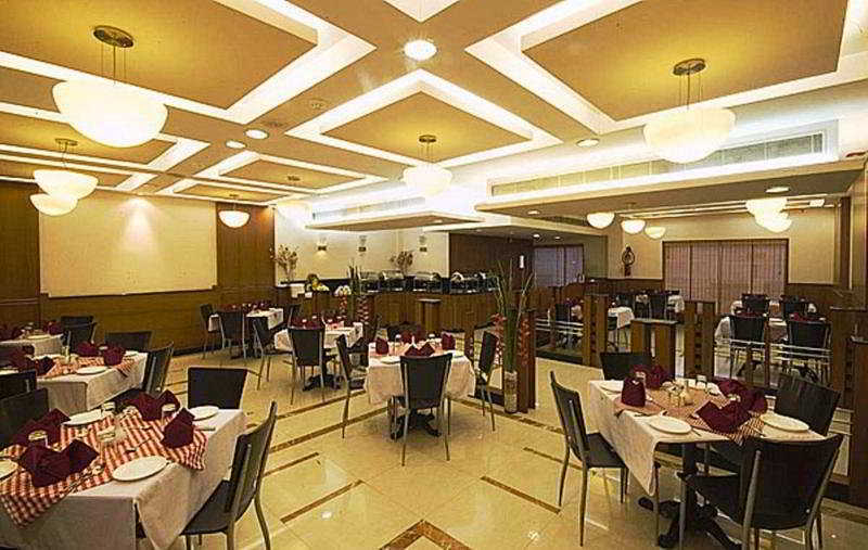 Super Townhouse Koyambedu Hotel Chennai Exterior photo