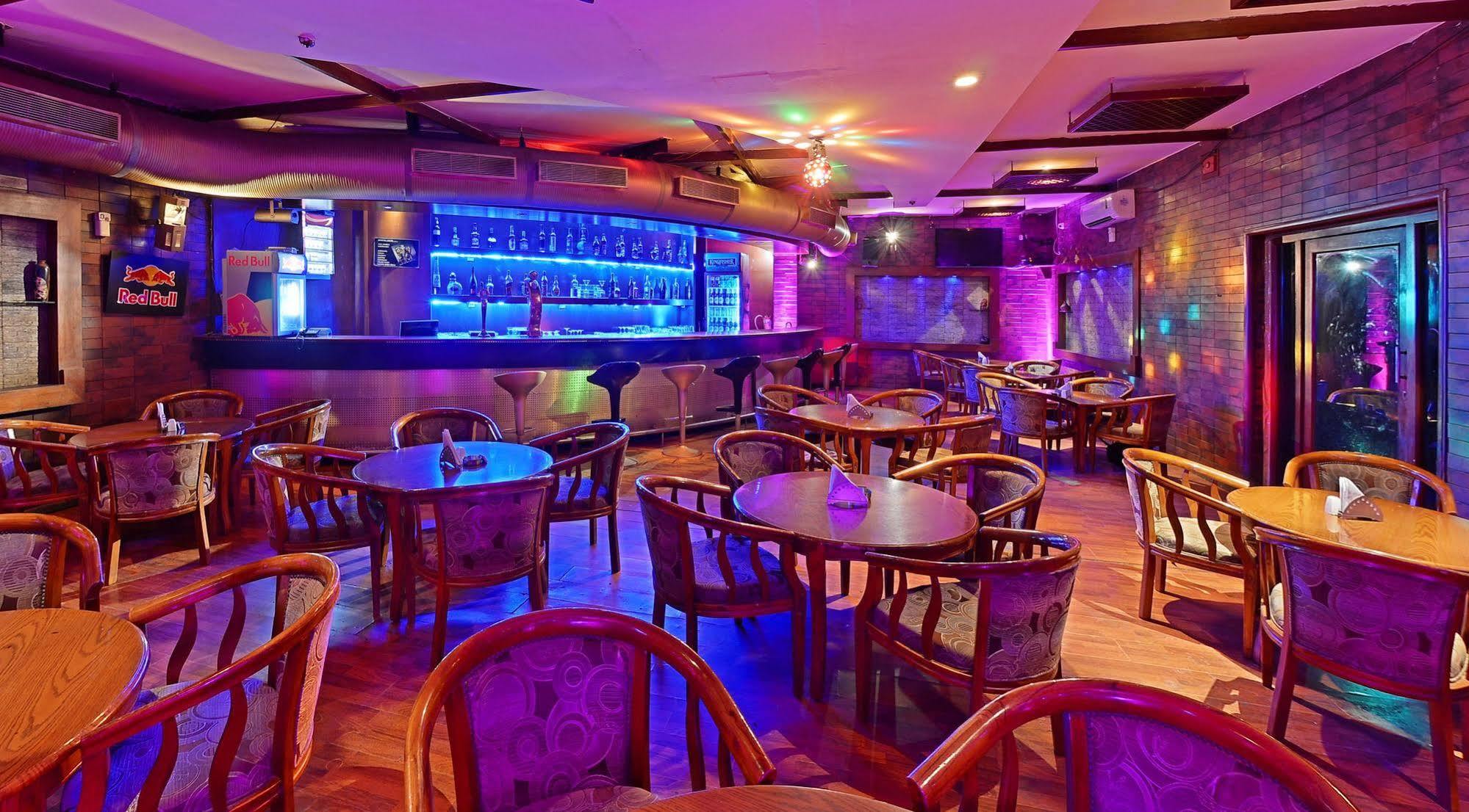 Super Townhouse Koyambedu Hotel Chennai Exterior photo